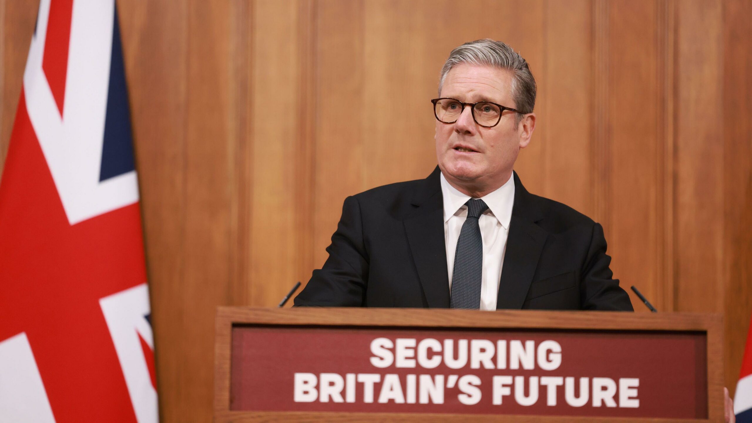 PM promises migration drop as he unveils plans for ‘tightened’ visa rules PM promises migration drop as he unveils plans for ‘tightened’ visa rules