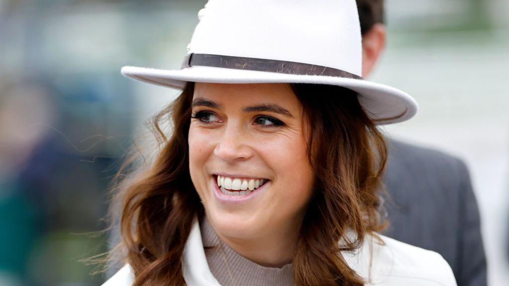 Princess Eugenie opens up about childhood back surgery Princess Eugenie opens up about childhood back surgery