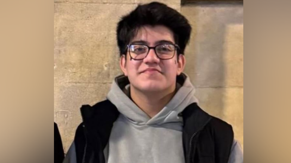 Teenager arrested as boy who died at funfair named Teenager arrested as boy who died at funfair named